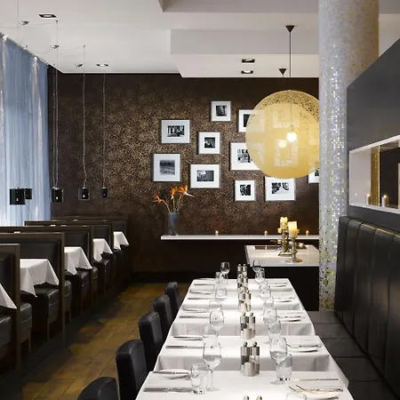 ホテル Radisson Blu Royal 4*